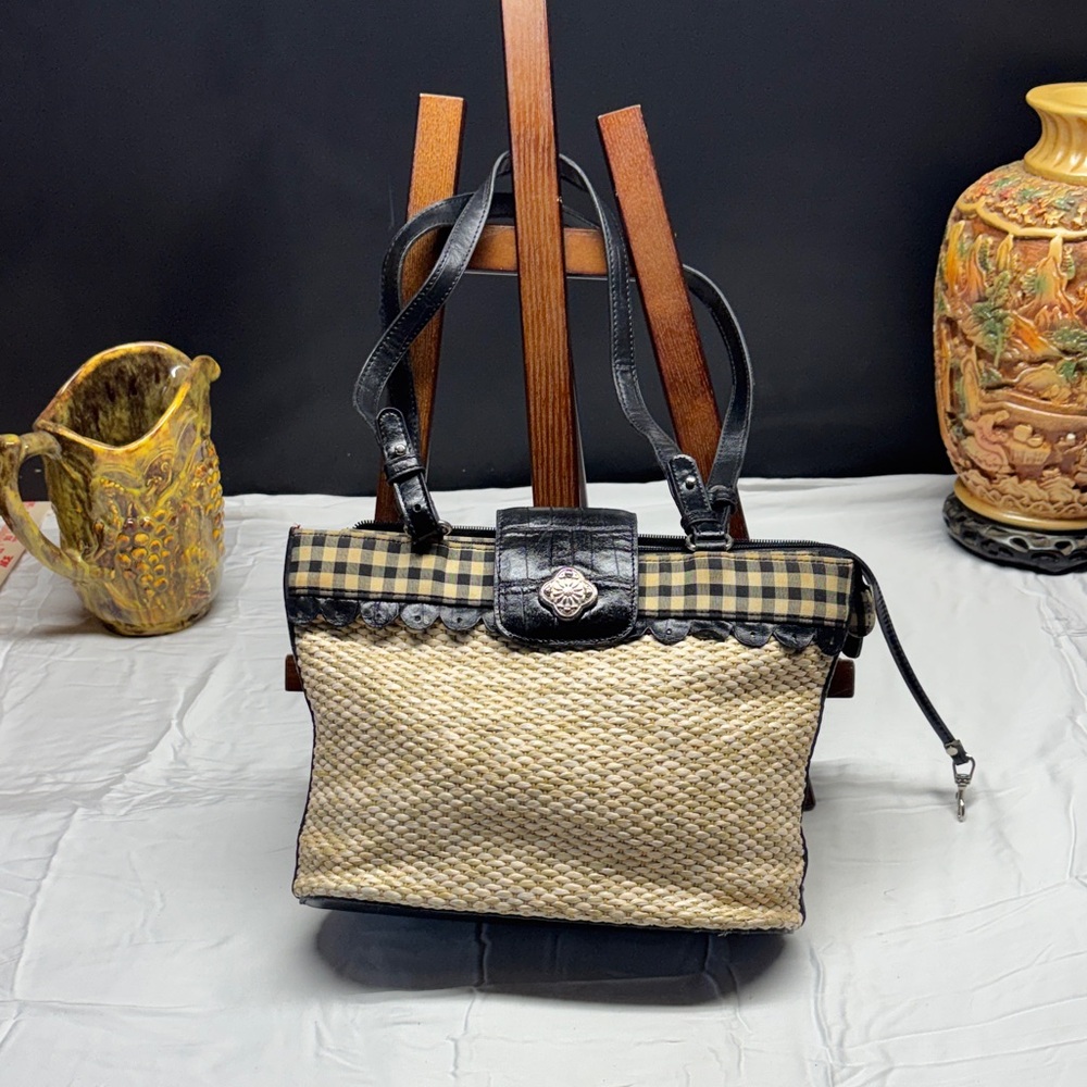 Elegant Black and Tan Women's Shoulder Bag
